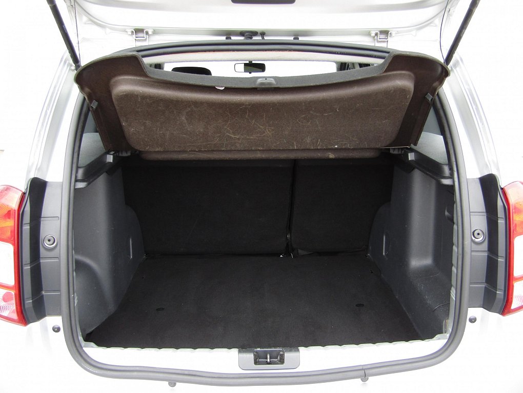 Dacia Duster 1.6 i 