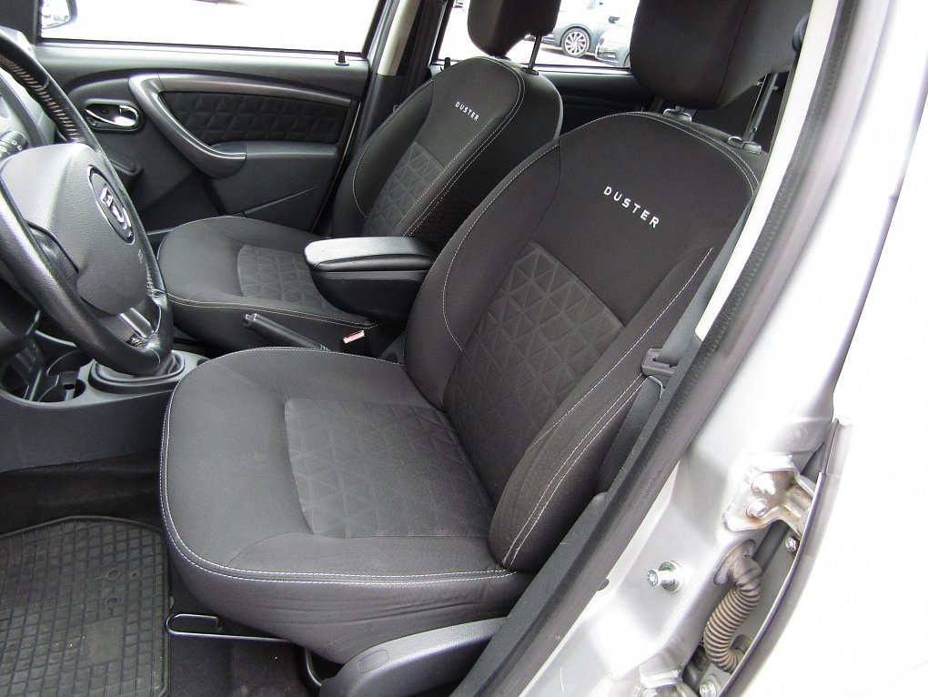 Dacia Duster 1.6 i 