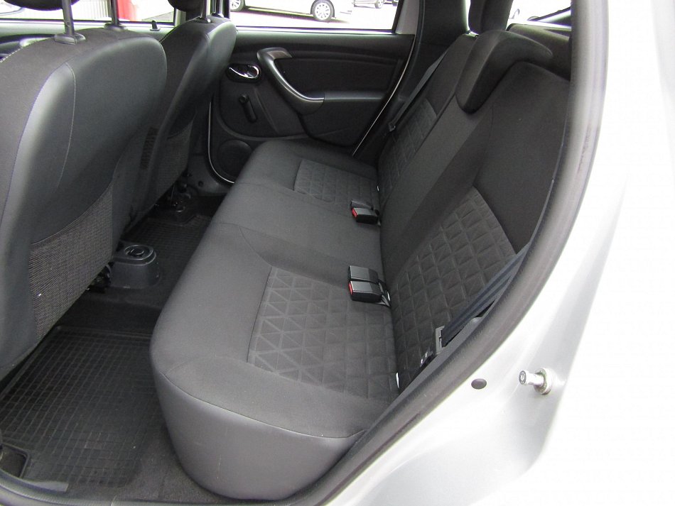 Dacia Duster 1.6 i 