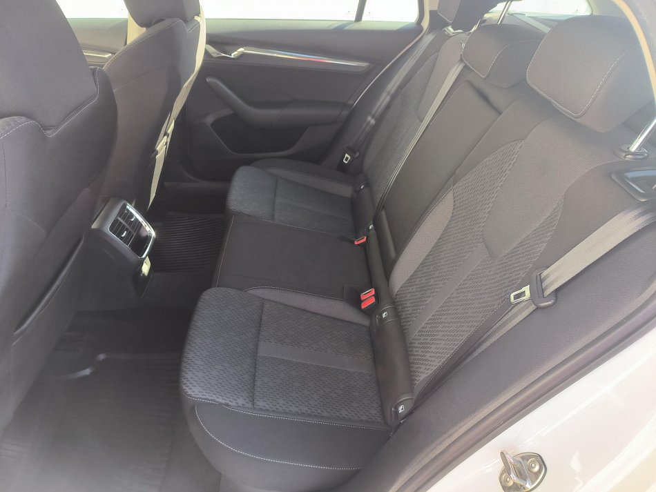 Škoda Octavia IV 1.5 TSI Style