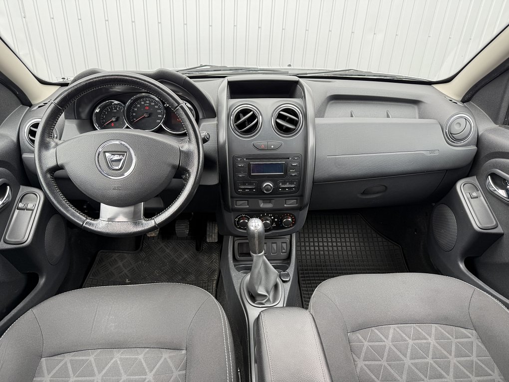Dacia Duster 1.6 i 