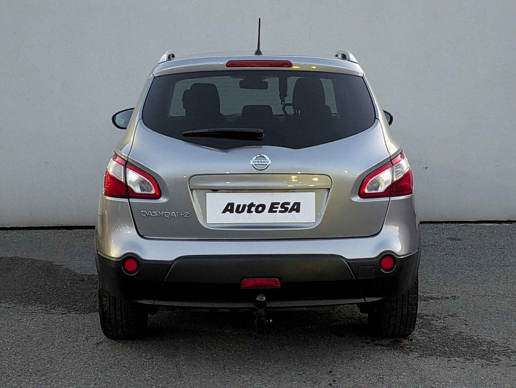 Nissan Qashqai 2.0i  +2