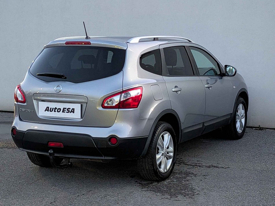 Nissan Qashqai 2.0i  +2