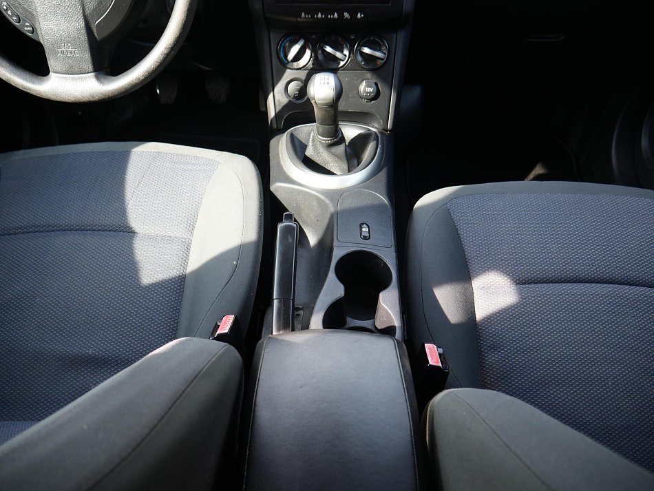 Nissan Qashqai 1.6i 