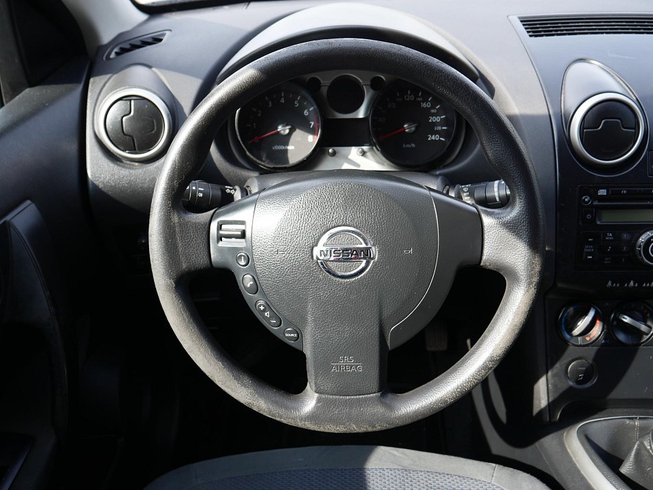 Nissan Qashqai 1.6i 