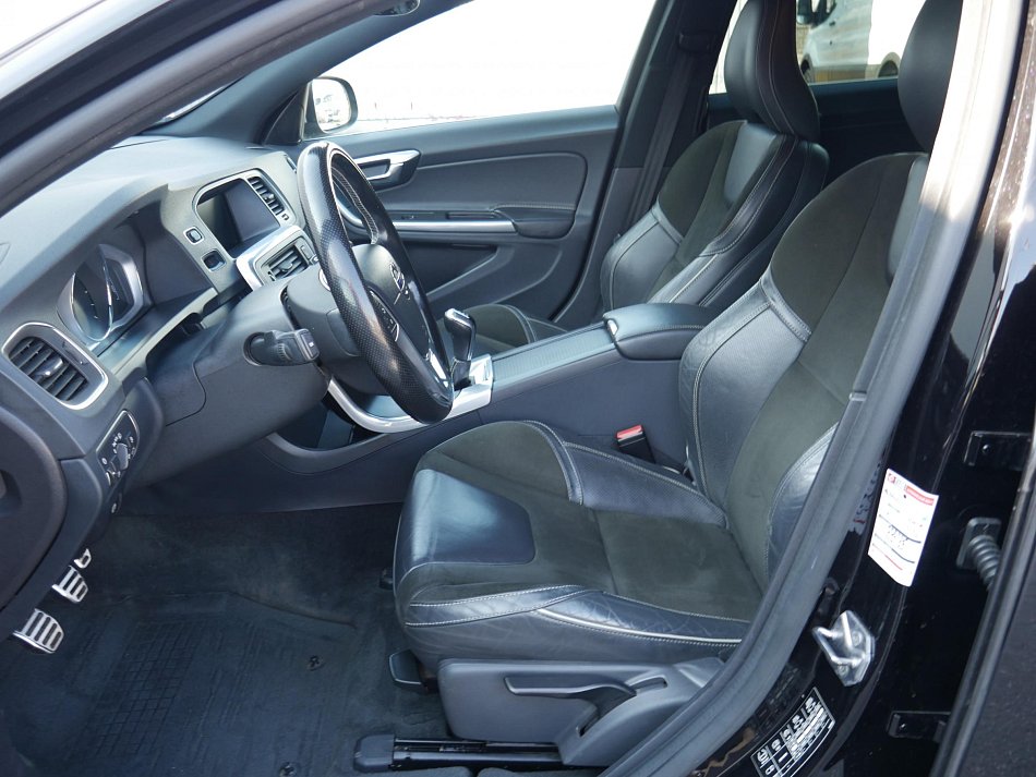 Volvo V60 2.0 D R-design