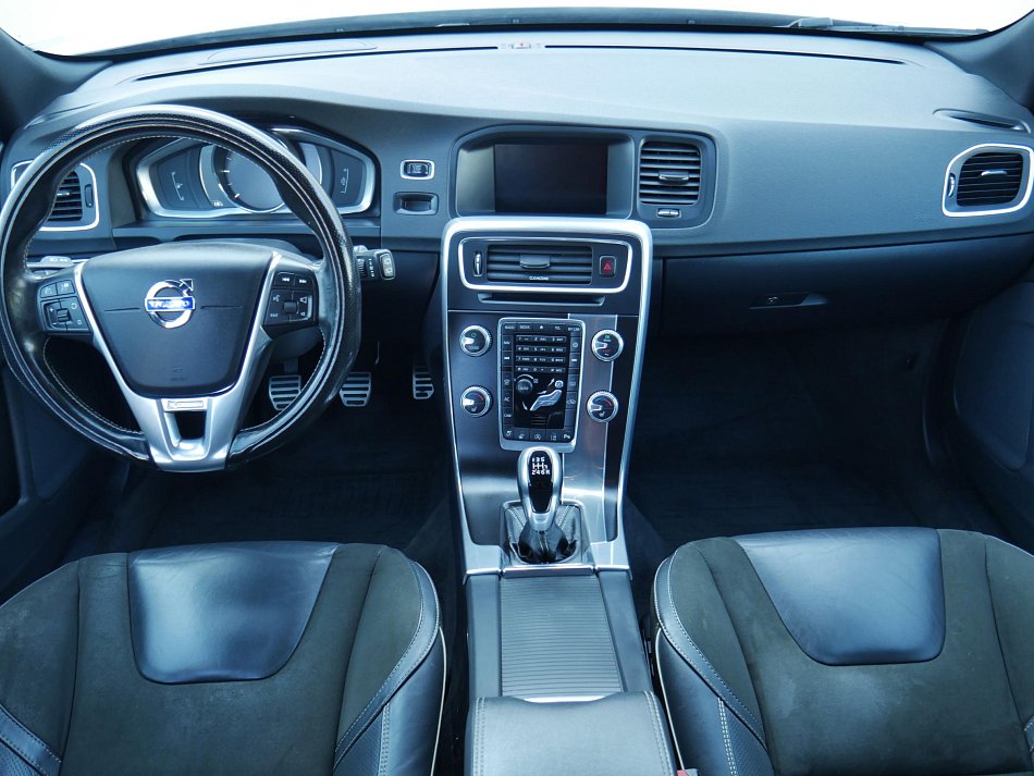 Volvo V60 2.0 D R-design