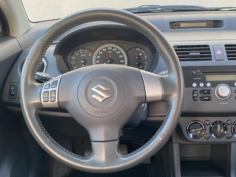 Suzuki Swift 1.3i 