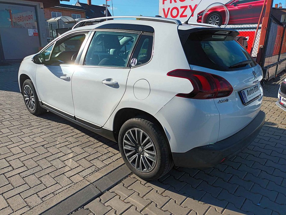 Peugeot 2008 1.2 PT 