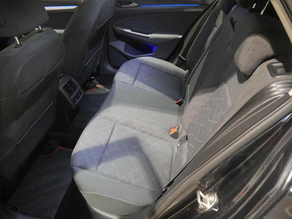 Volkswagen Golf 1.5 TSi 