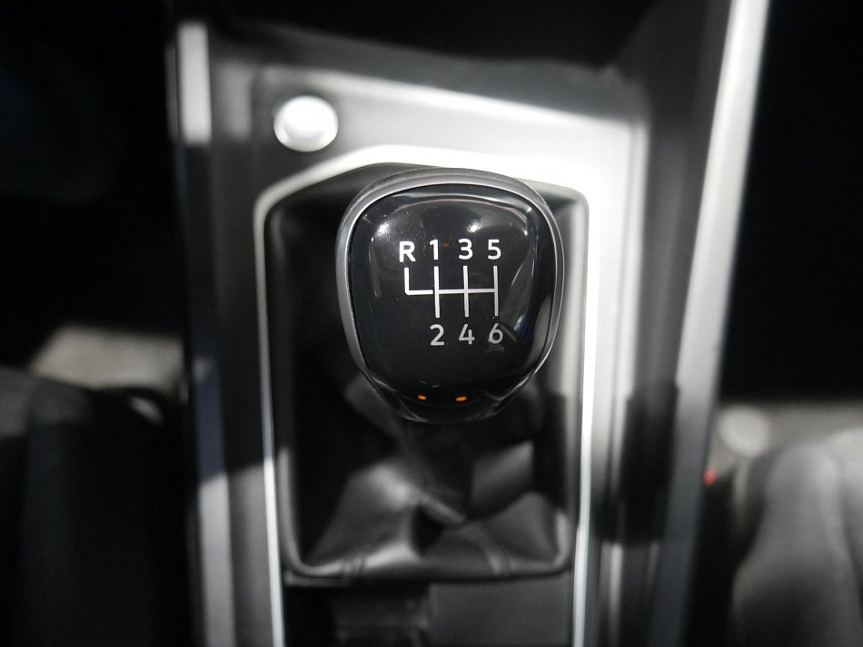 Volkswagen Golf 1.5 TSi 