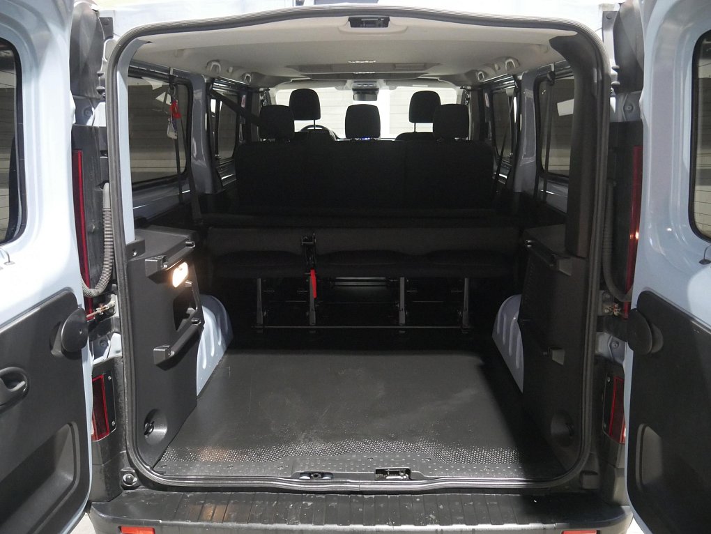 Renault Trafic 2.0dCi  L2 8míst