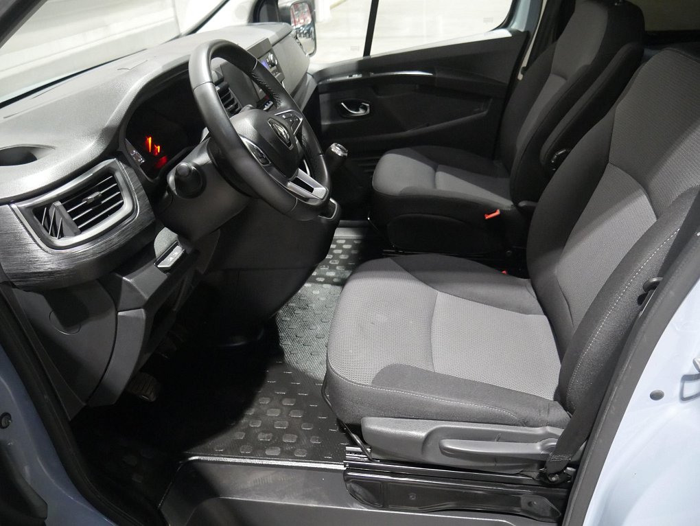 Renault Trafic 2.0dCi  L2 8míst