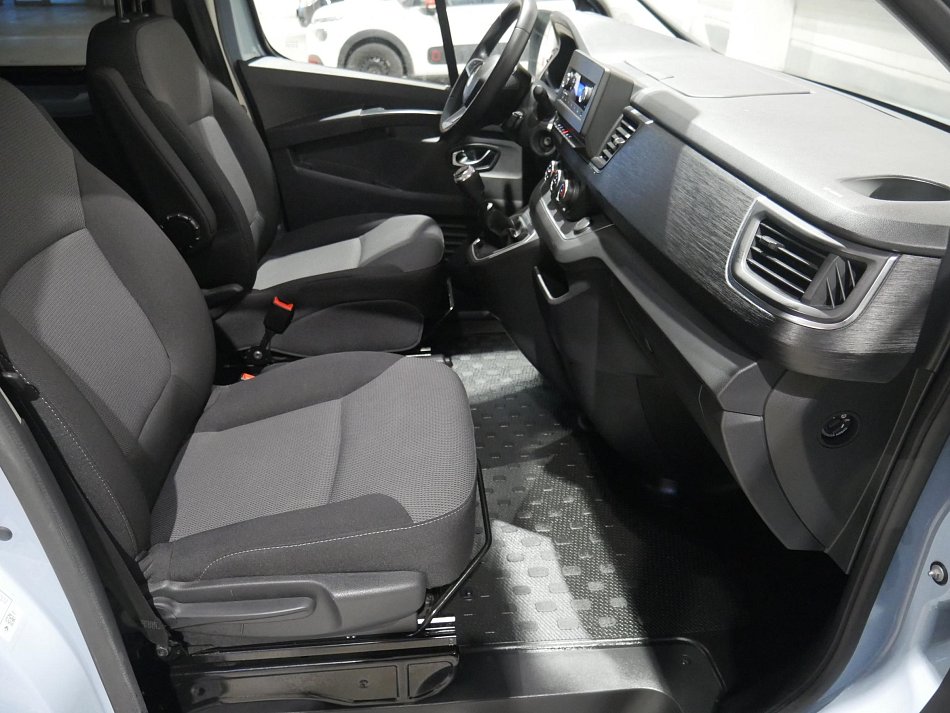 Renault Trafic 2.0dCi  L2 8míst