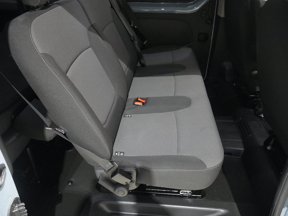 Renault Trafic 2.0dCi  L2 8míst