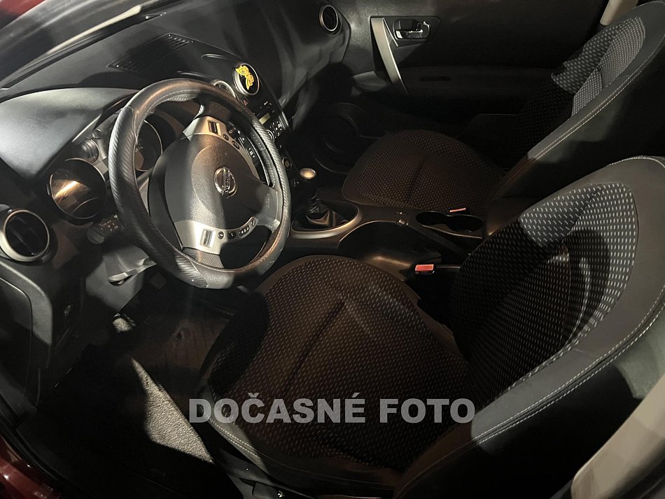 Nissan Qashqai 2.0i 