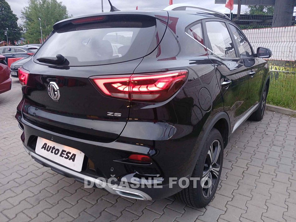 MG ZS 1.5i 