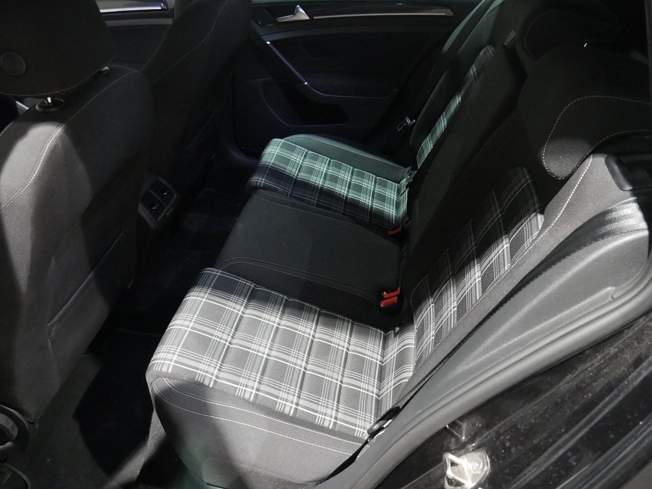 Volkswagen Golf 2.0 TDi GTD