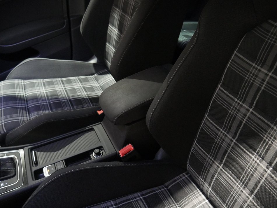 Volkswagen Golf 2.0 TDi GTD