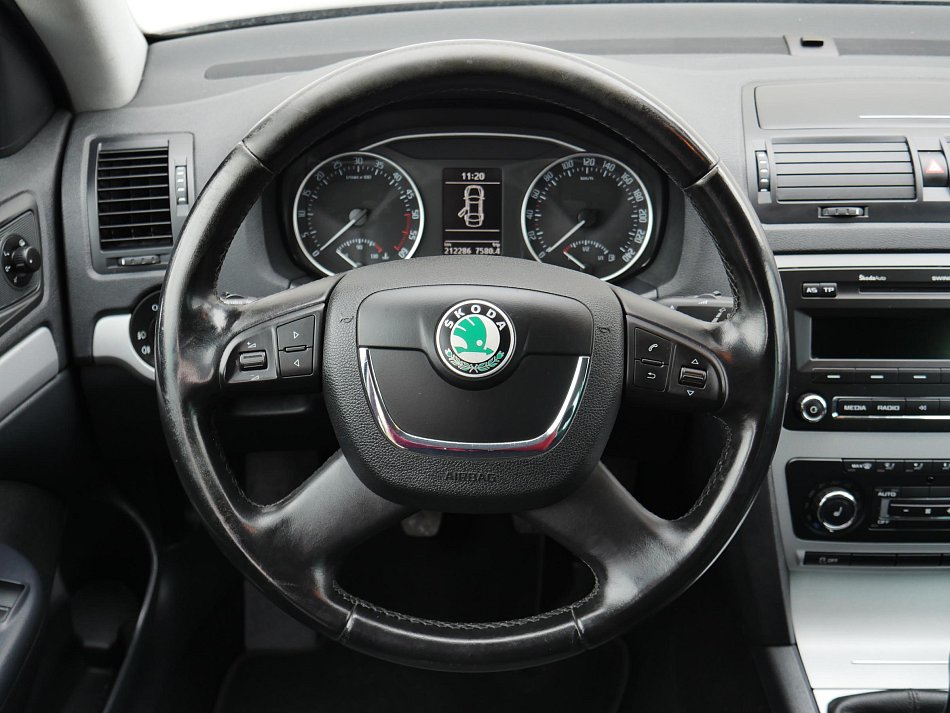 Škoda Octavia II 2.0TDi Elegance 4x4