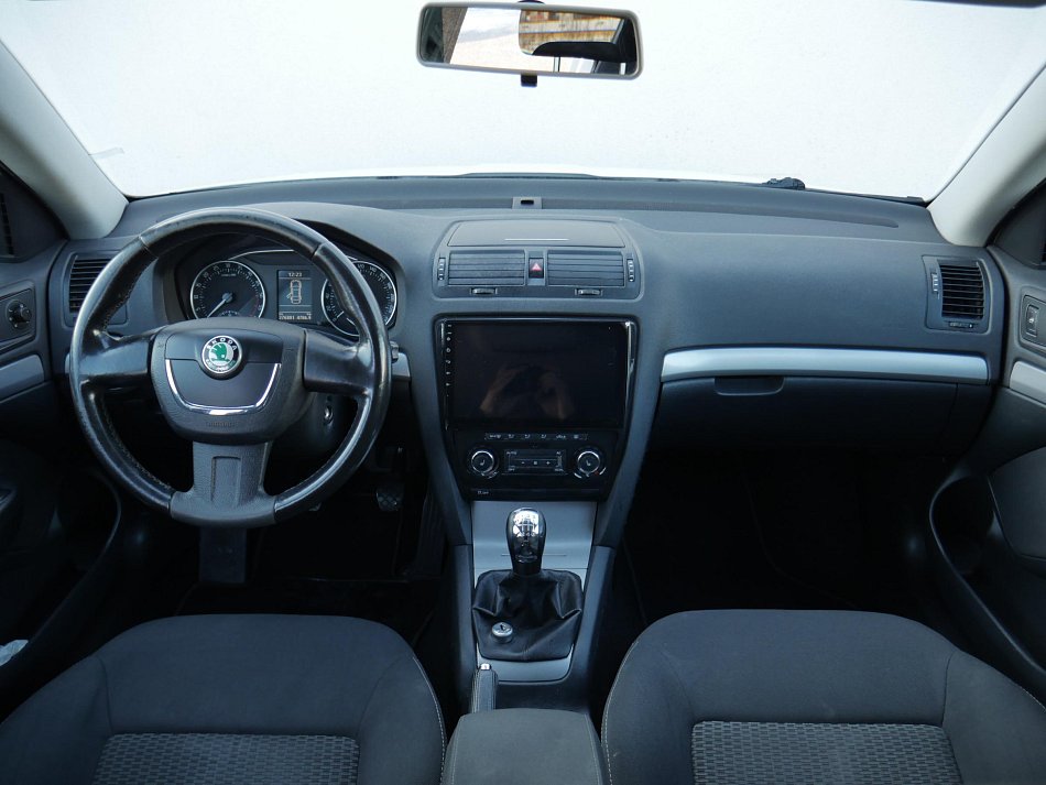 Škoda Octavia II 2.0 TDi Elegance