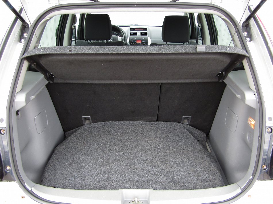 Suzuki SX4 1.6 i 
