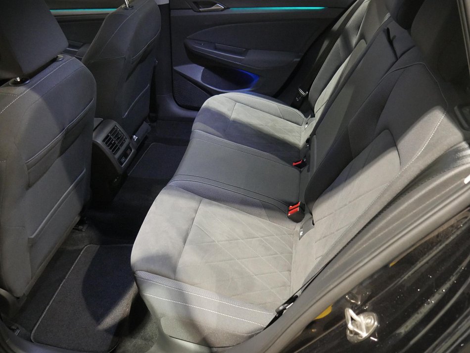 Volkswagen Golf 1.5 TSi 