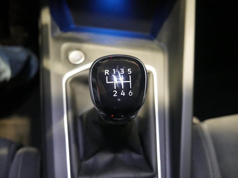 Volkswagen Golf 1.5 TSi 