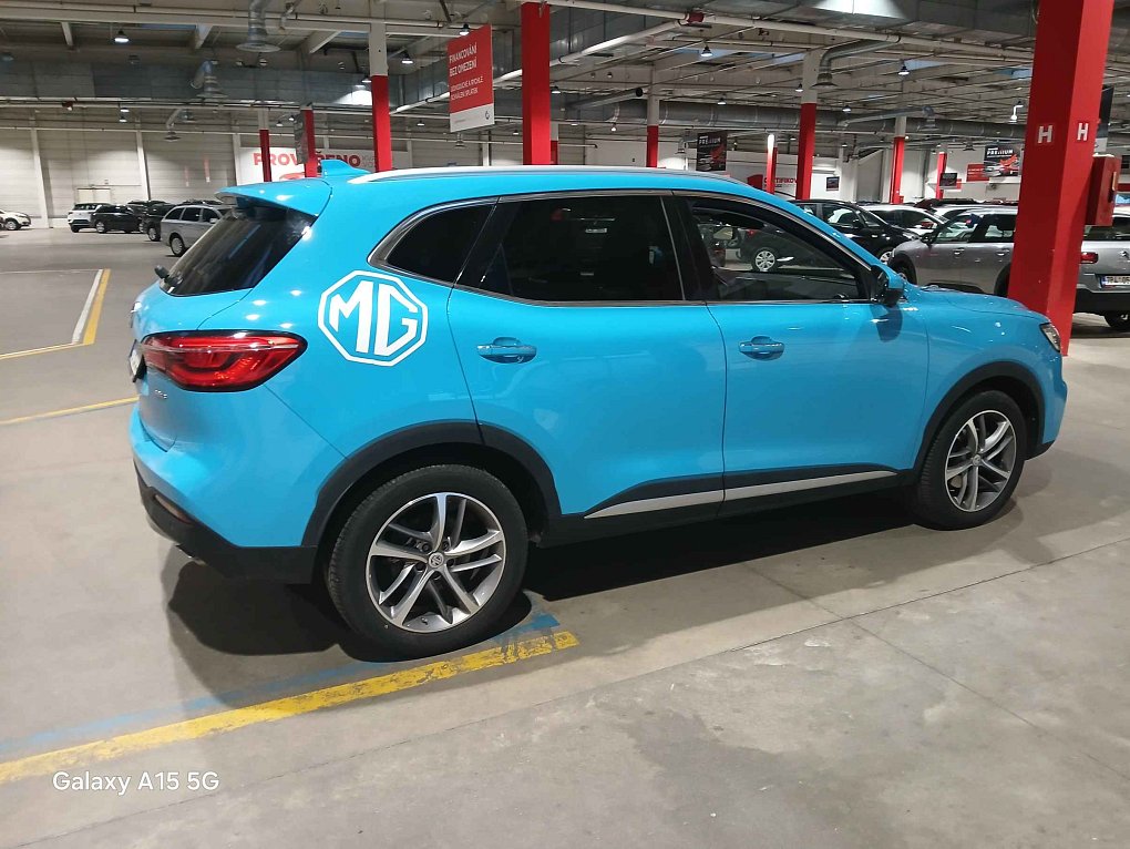 MG HS 1.5i 