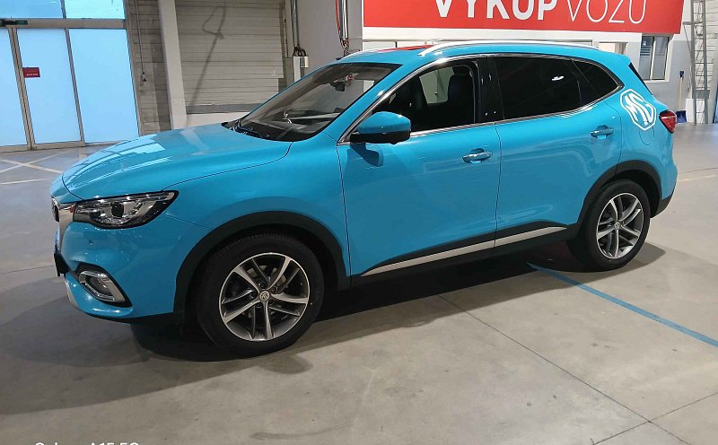 MG HS 1.5i 