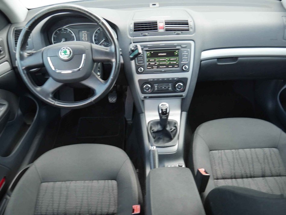 Škoda Octavia II 1.6MPi Elegance