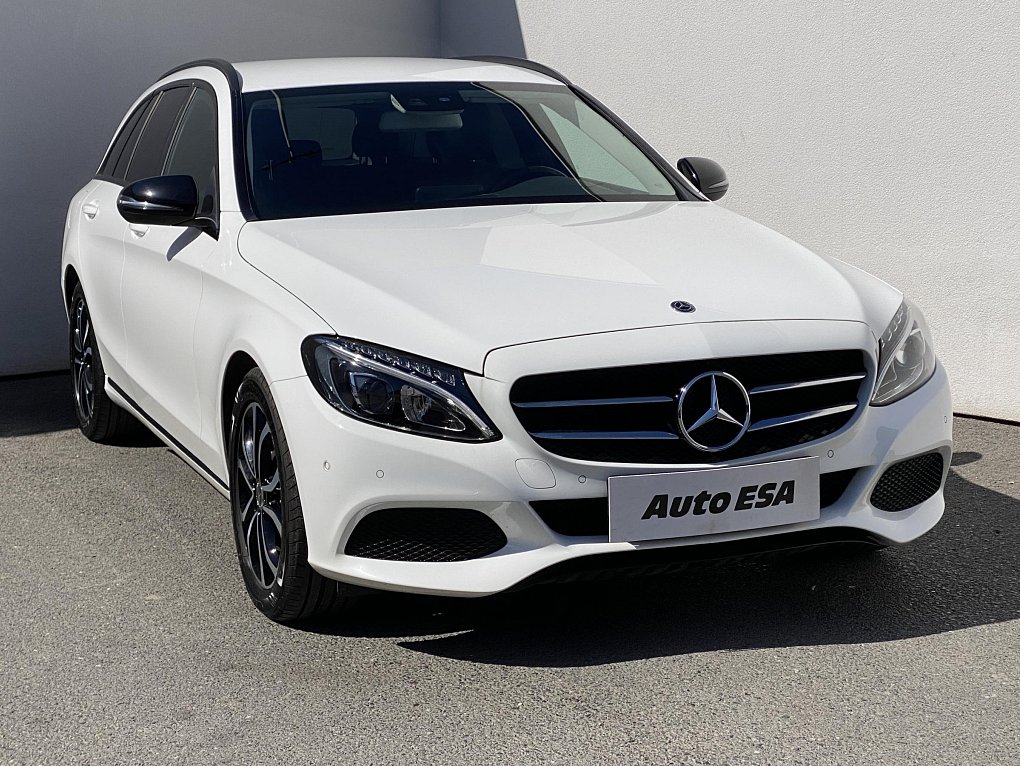 Mercedes-Benz Třída C 1.6 CGI Avantgarde C180