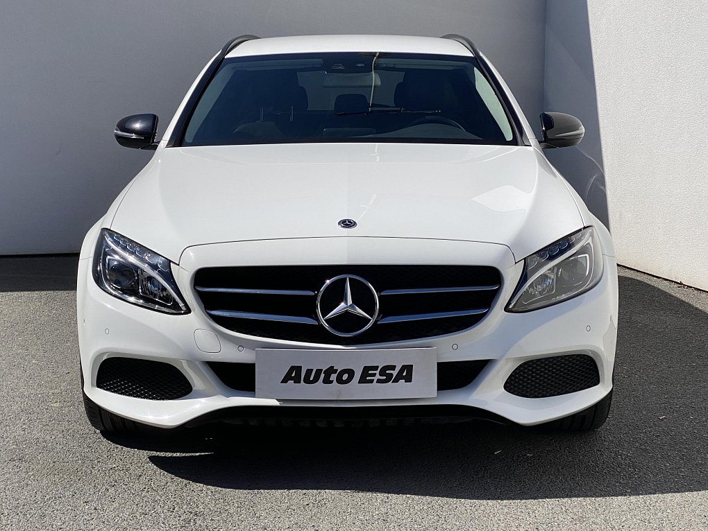 Mercedes-Benz Třída C 1.6 CGI Avantgarde C180