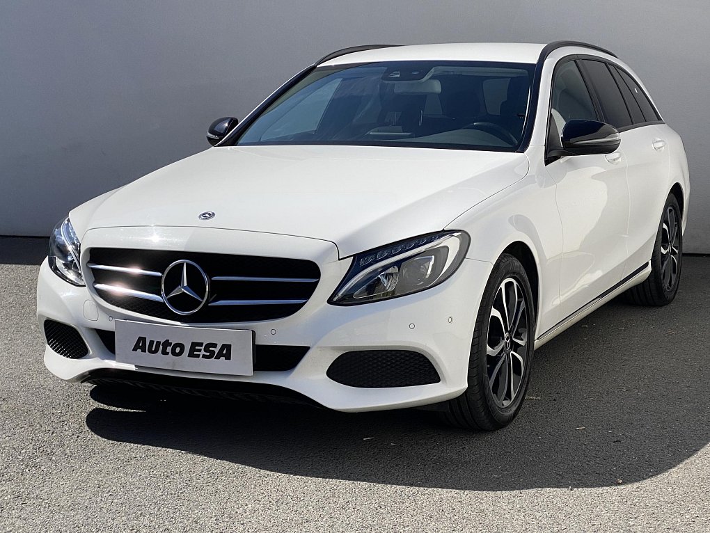 Mercedes-Benz Třída C 1.6 CGI Avantgarde C180