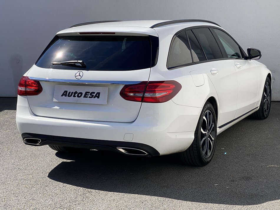 Mercedes-Benz Třída C 1.6 CGI Avantgarde C180