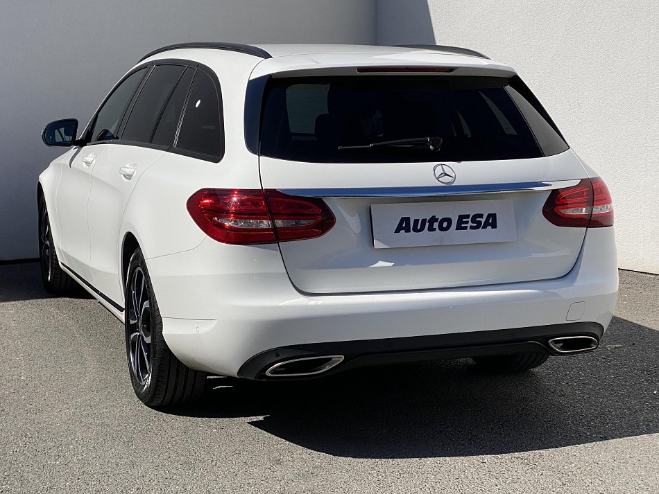 Mercedes-Benz Třída C 1.6 CGI Avantgarde C180