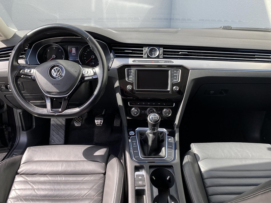 Volkswagen Passat 1.6 TDi Highline
