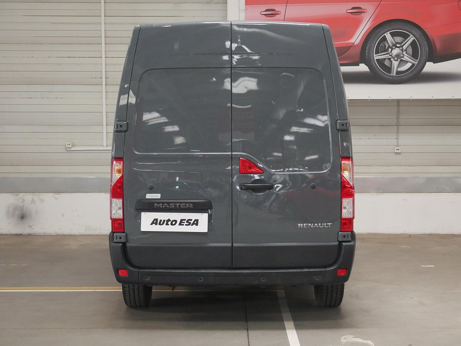 Renault Master 2.3dCi  L1H2 6míst