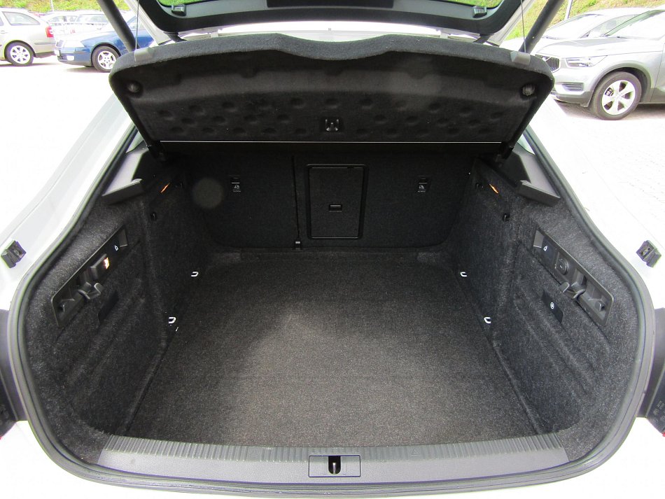 Škoda Superb III 2.0TSi  4x4