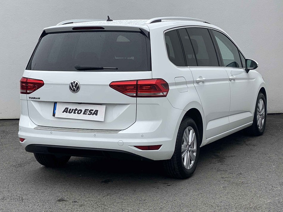 Volkswagen Touran 1.5 TSi 