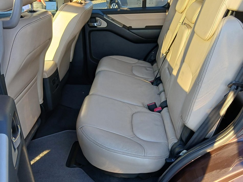 Nissan Pathfinder 2.5 dCi  4x4