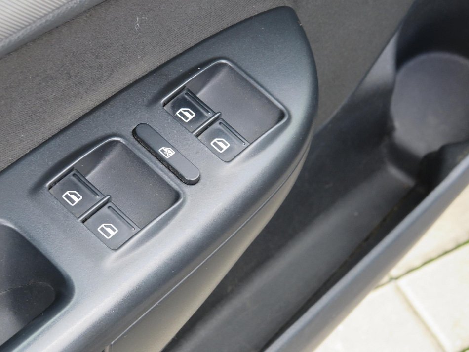 Škoda Octavia II 2.0TDi Elegance