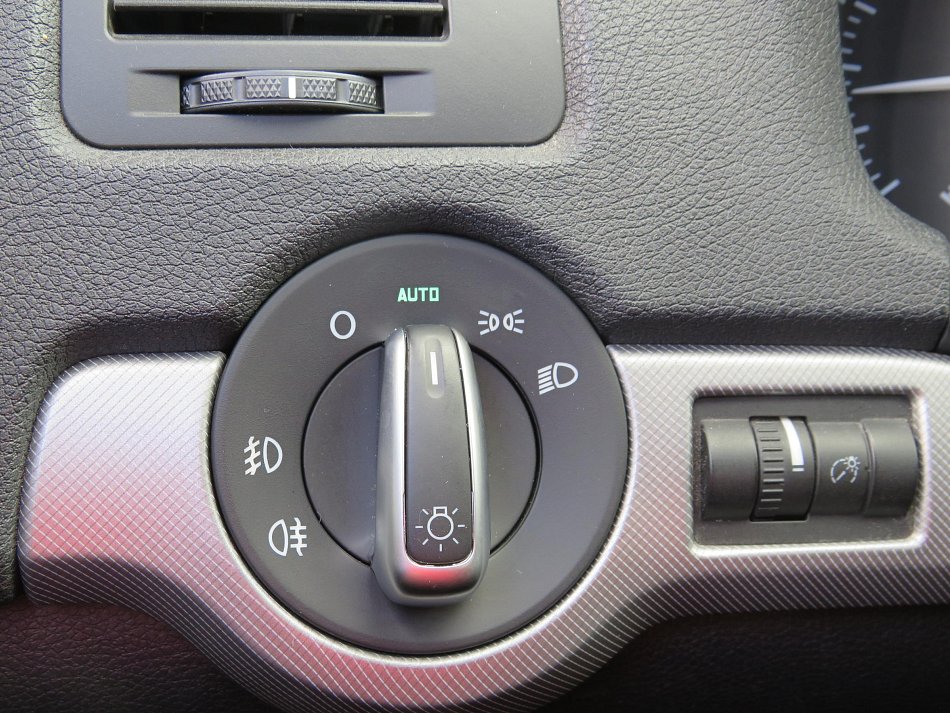 Škoda Octavia II 2.0TDi Elegance