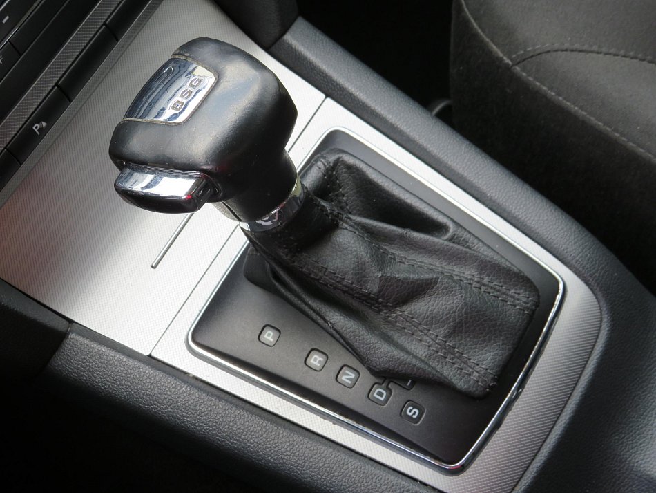 Škoda Octavia II 2.0TDi Elegance
