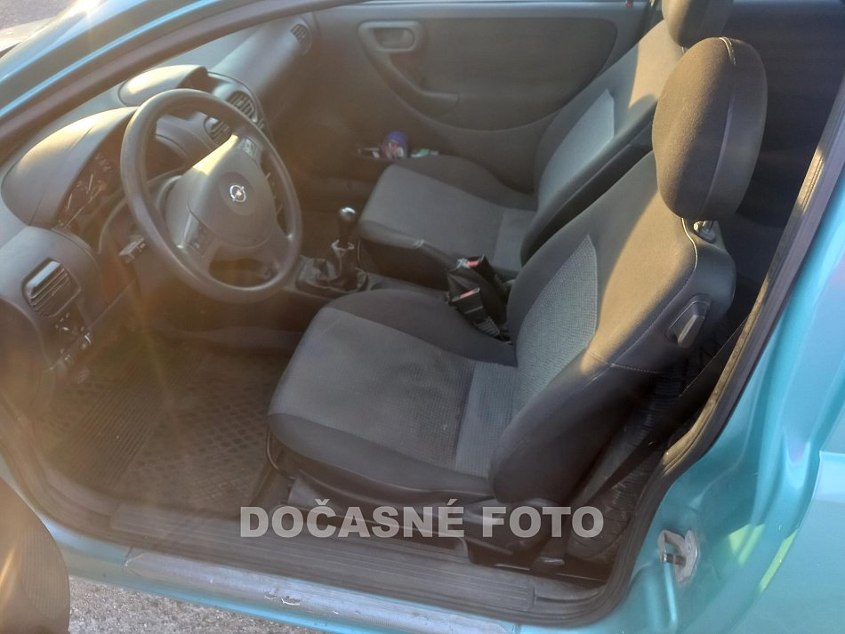 Opel Corsa 1.0 i 