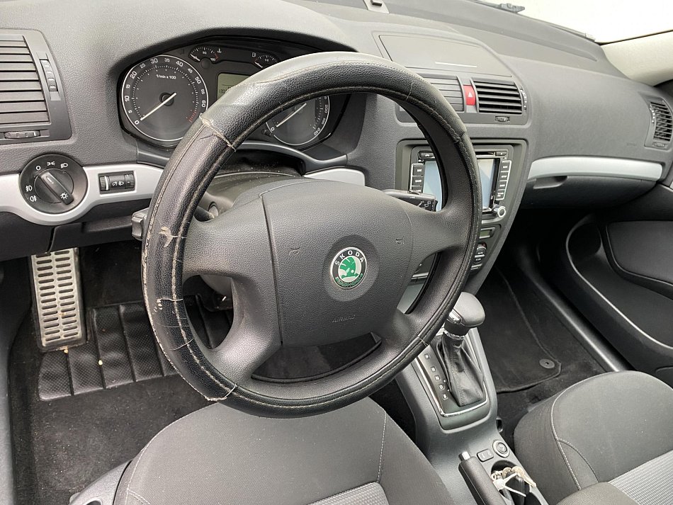 Škoda Octavia II 1.6 MPi Ambition