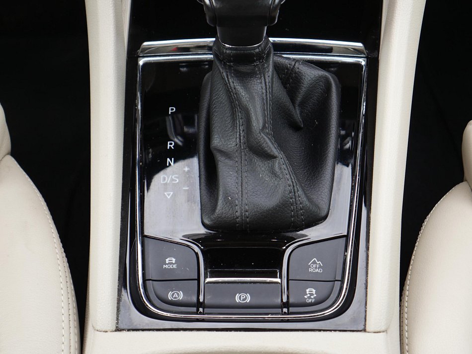 Škoda Kodiaq 2.0 TDi Elegance 4x4, 7míst