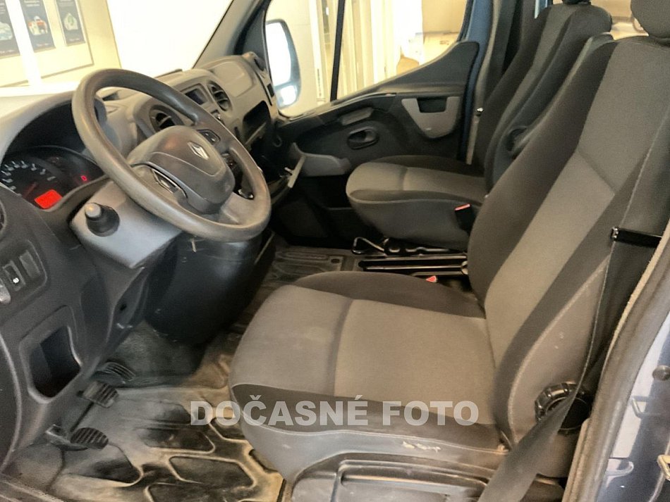 Renault Master 2.3dCi  L2 5míst