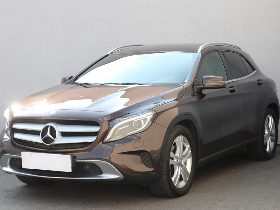 Mercedes-Benz GLA 2.2D 