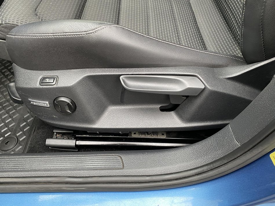 Volkswagen Golf 1.2 TSi Comfortline VII